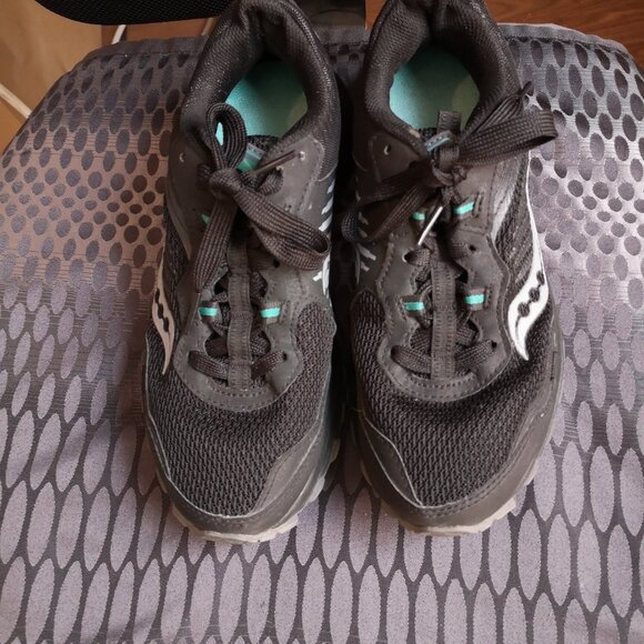 Saucony woman's black running /walking shoe - Picture 2 of 6